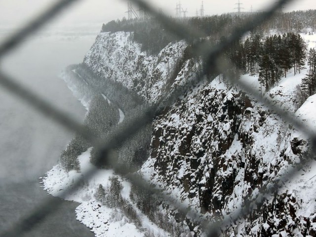 Братск. Над затопленной страной.