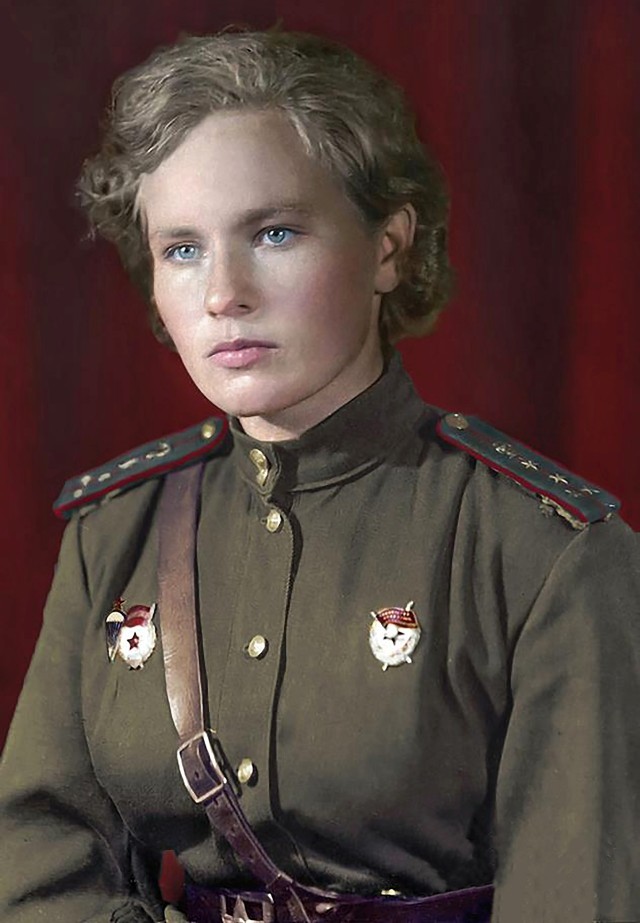 Фотографии связанных с историей Красной и Советской Армии.