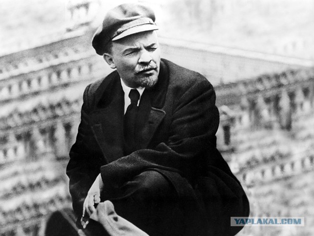 Взрыв в многоэтажкe на улице Атласова в Новой Москве. «Да это беспилотник 100 процентов. Пахнет порохом просто»