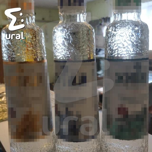 Предприниматель из ХМАО впал в кому, попробовав водку для своего магазина. Его друг после дегустации умер