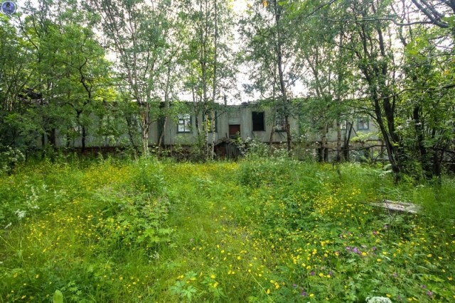 Заброшенный в Арктике неизвестный военный склад с бункером ЗКП