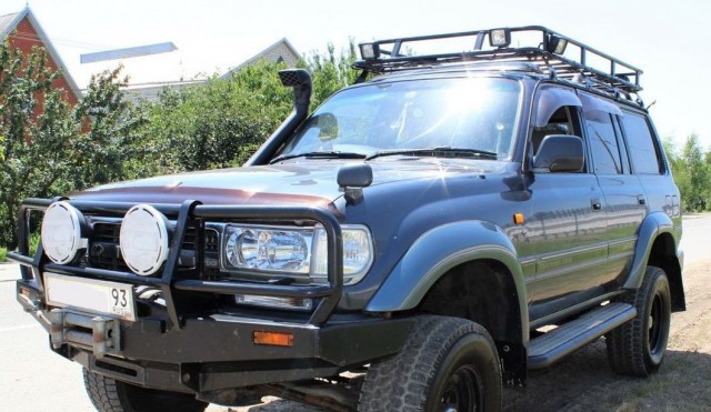 Обновленный Toyota Land Cruiser Prado.