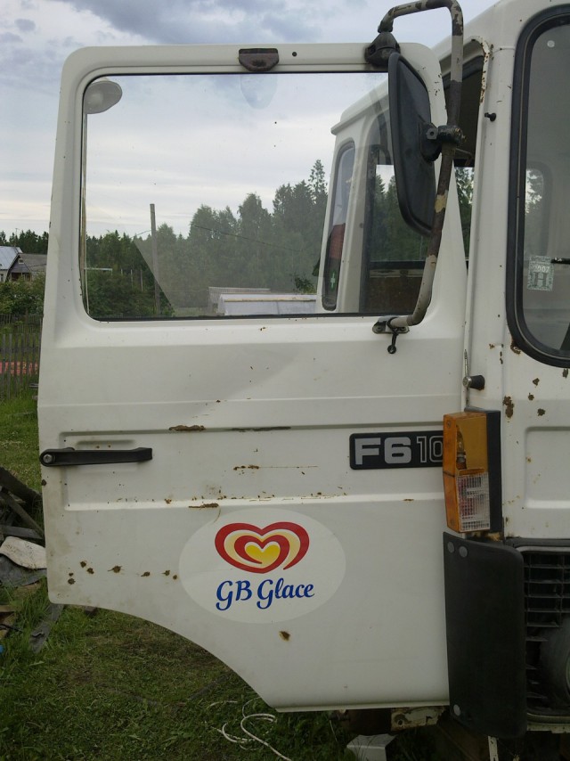 Отец купил своему сыну, который только что закончил школу, убитую Volvo F6 и вместе восстановили её в идеал