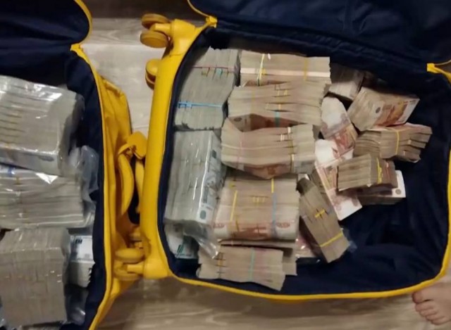 В России возбуждено 1-е уголовное дело о растрате денежных средств криптовалютной биржи. У подозреваемого нашли 200 млн руб