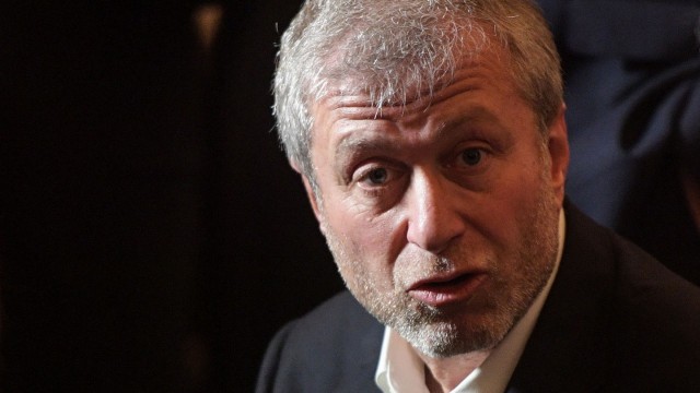 Глава Службы внешней разведки Сергей Нарышкин неожиданно прилетел в Турцию для переговоров с американской делегацией.