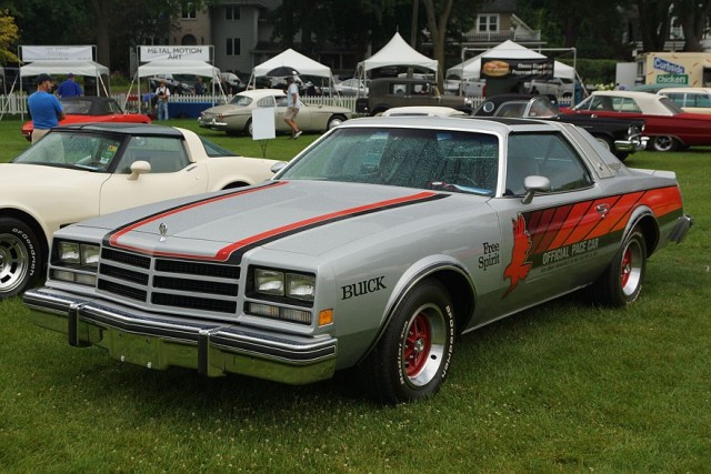 Buick GNX: аэродинамика кирпича, пятиместный салон и динамика Ferrari F40