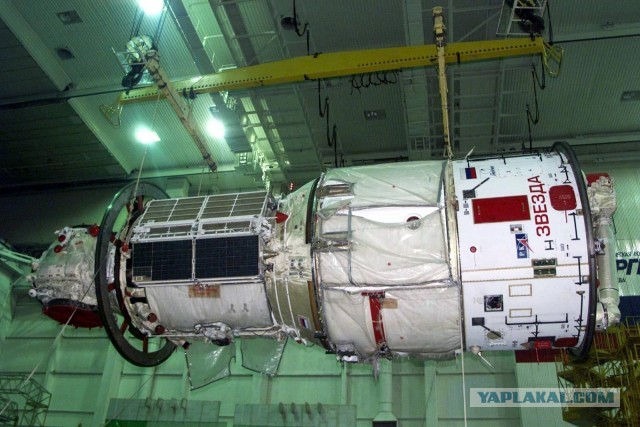Роскосмос и NASA решили закрыть отсек с трещинами модуля "Звезда" на МКС.