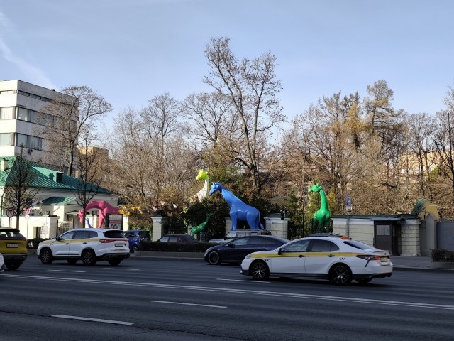 Шляюсь по Москве (хорошая погода).