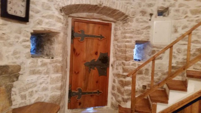 Небольшой дом в 250-летней башне на острове в Хорватии