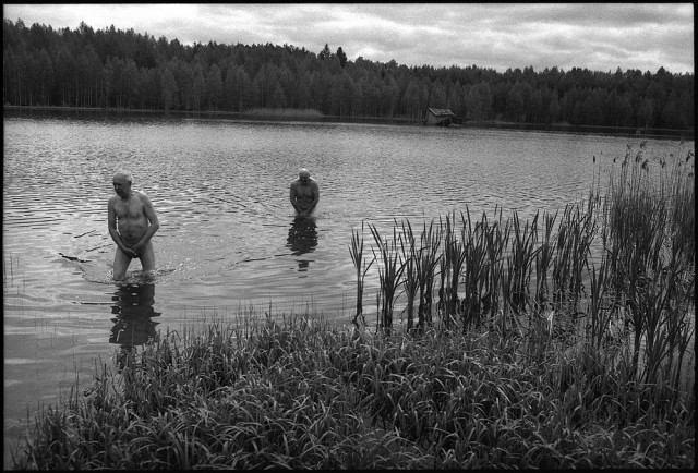 Неприукрашенная Россия на эмоциональных черно-белых фотографиях Олега Виденина