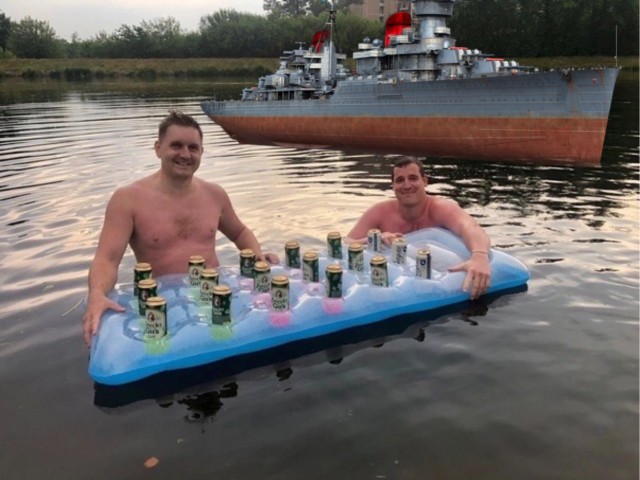 Фотожаба "Чуваки на отдыхе"