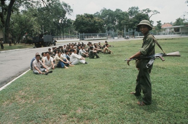 День в истории. Как американцы бежали из Вьетнама