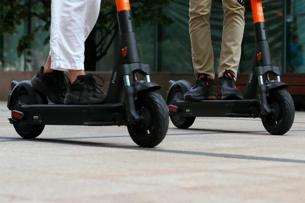 Мошенники начали обманывать электросамокатчиков