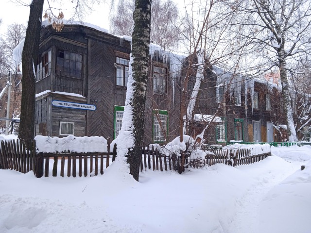 Жуткие жилые бараки на крайнем Севере: как выглядит Жилстрой - худший район Мурманска, который обещали снести ещё 5 лет назад
