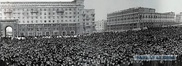 Как выжить в паникующей толпе