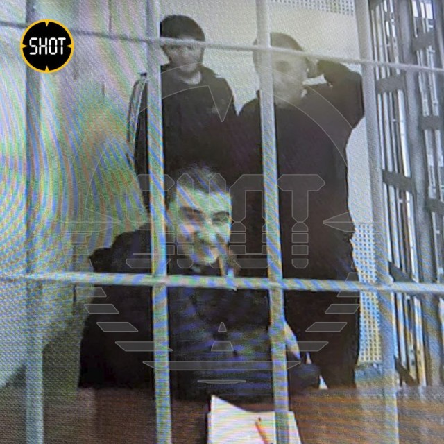 Убийца байкера Кирилла Ковалёва улыбался и махал рукой, а его брат курил, когда слушали решение суда об их апелляции на арест