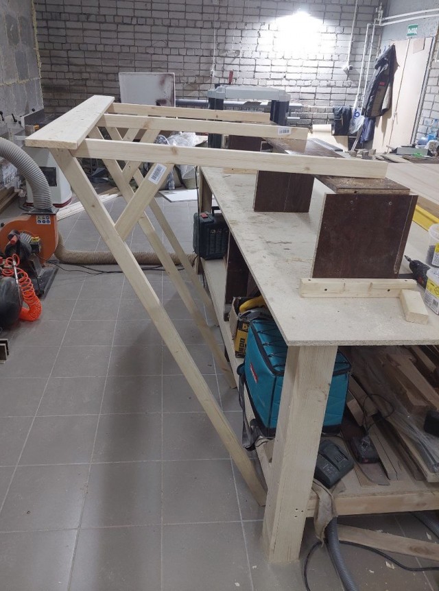 Стол а-ля за 300 тысяч