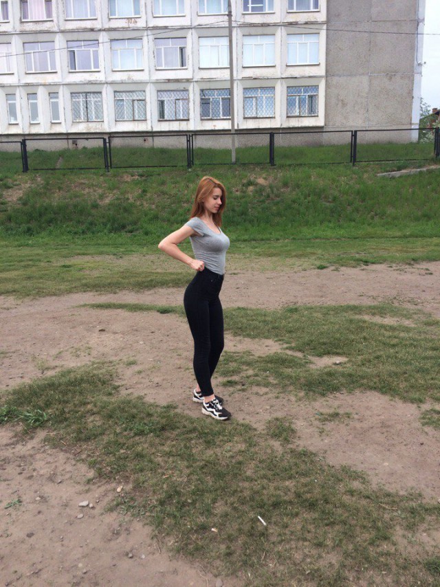 Ученицы на физре. Красивые девушки в школе на физре. Школьницы на физкультуре. Девчонки на физкультуре. Красивые девушки на физре