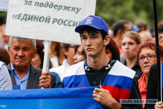 Против чего протестуют французы