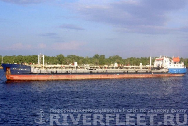 Астраханская верфь спустила на воду первый колесный речной теплоход