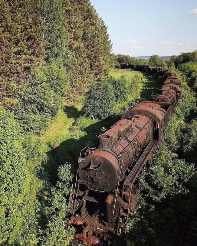 Поезд–призрак и кладбище паровозов
