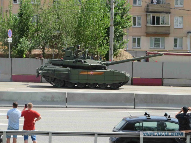 Техника уходит с Парада