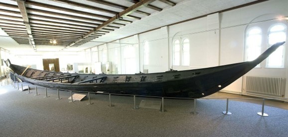 Самые древние мечи из дамасской стали делались в Африке