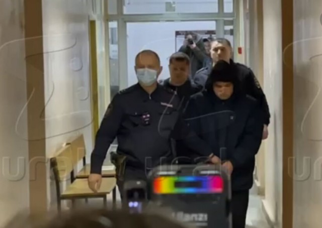 Показавшего видео с многочасовыми пытками студенток на российской автомойке жестоко избили