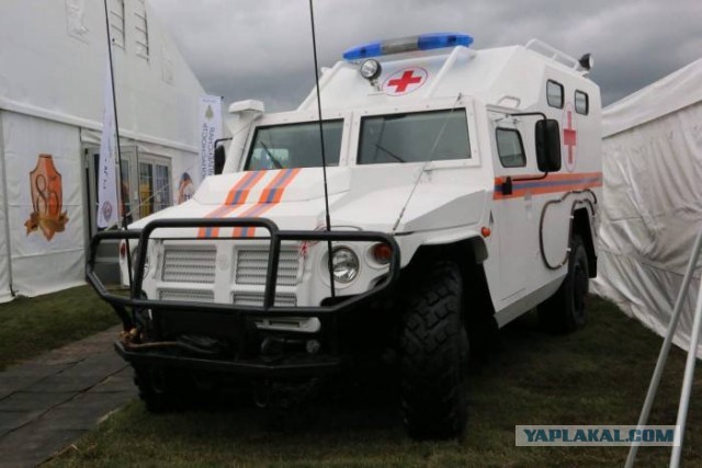 Водитель тонированного хлама не пропускал принципиально скорую помощь