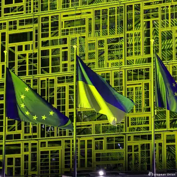 ЕС начинает переговоры о вступлении в свои ряды Украины и Молдовы
