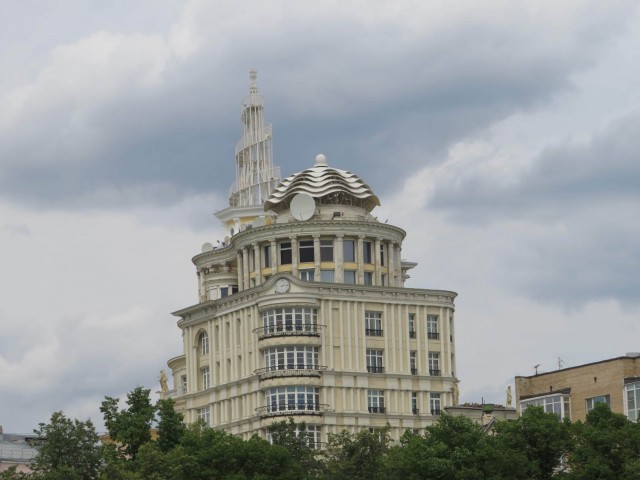 Шляюсь по Москве (задворки Тверской).