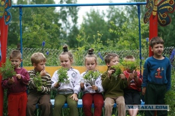 У матери забрали пятерых детей...