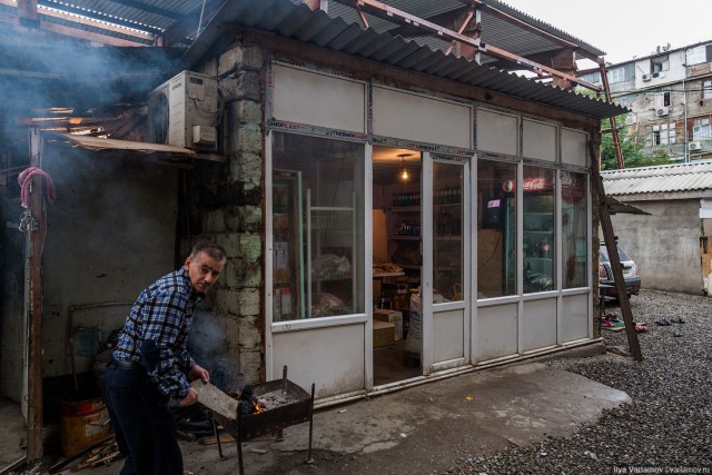 Добро пожаловать в Ад. Как живут в Баку беженцы из Карабаха