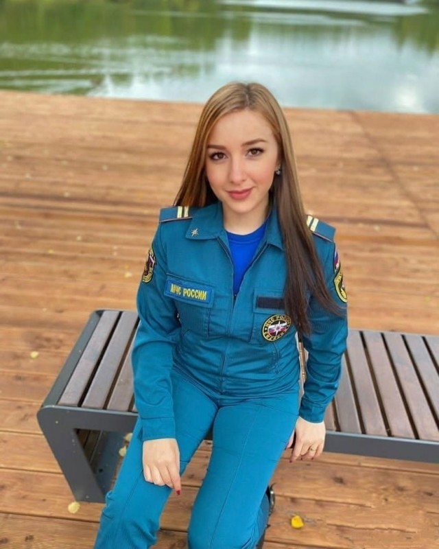 Девушки в униформе
