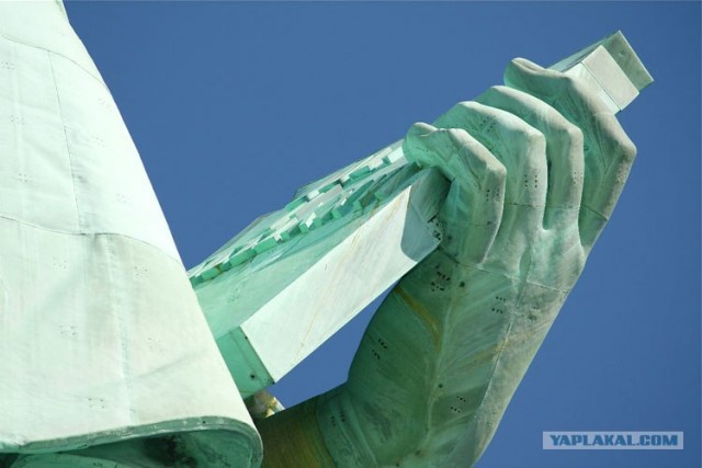 Статуя свободы снова принимает посетителей