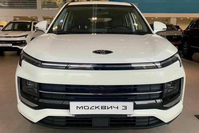 Спрос на машины «Москвич» обвалился на четверть - продажи сократились на 25,6% по сравнению с I кварталом 2025