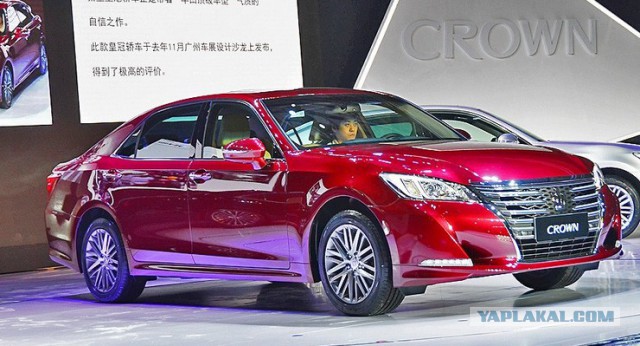 Леворульная Toyota Crown - специально для Китая.