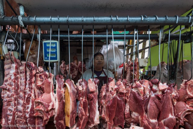 Хочешь увидеть колорит страны - иди на рынок. Рынок в Перу