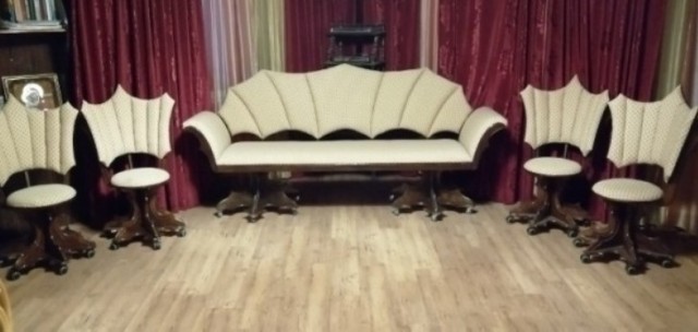 Стол для... Ну просто чтобы был