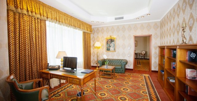 А вы видели "Президентский люкс" в Челябинске за 47 000 за ночь?!