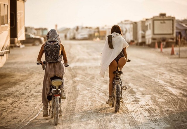 Подборка мадамов с фестиваля Burning Man