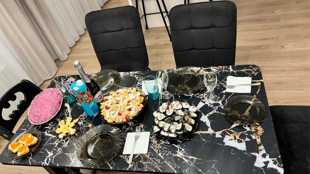 Какой стол, такой и стул!