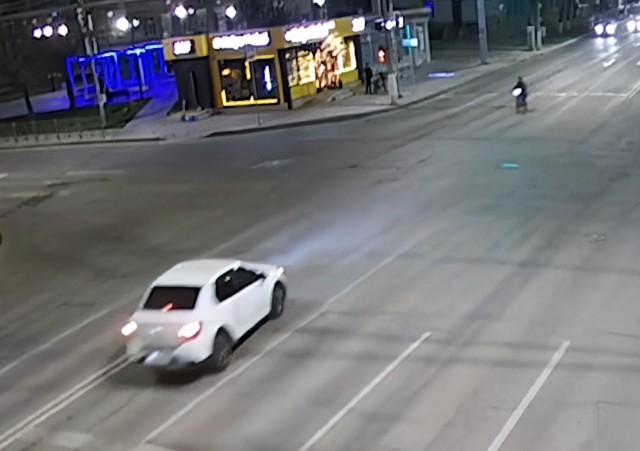 Больно, очень больно. И наверняка обидно