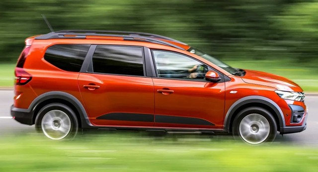 Nissan готовит собственный аналог Lada Largus