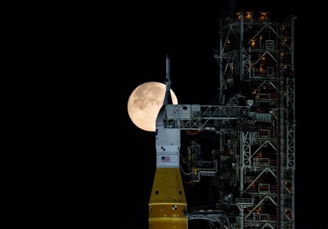 *БАЯН*Cпустя пол века, человечество вновь отправляется к Луне