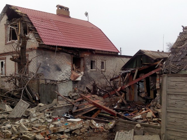 Октябрь 2015. Пригород Донецка пос. Октябрьский