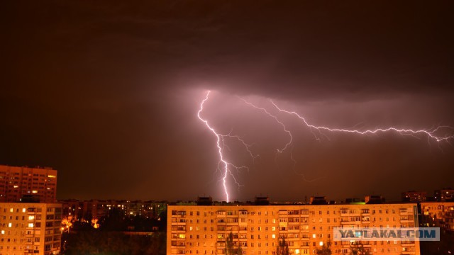 Чад Коуэн 6 лет охотился за грозами, чтобы снять это видео