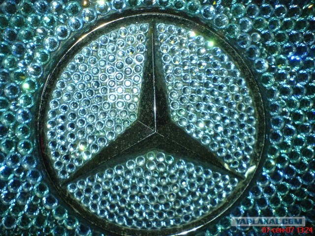 кристальный Mercedes