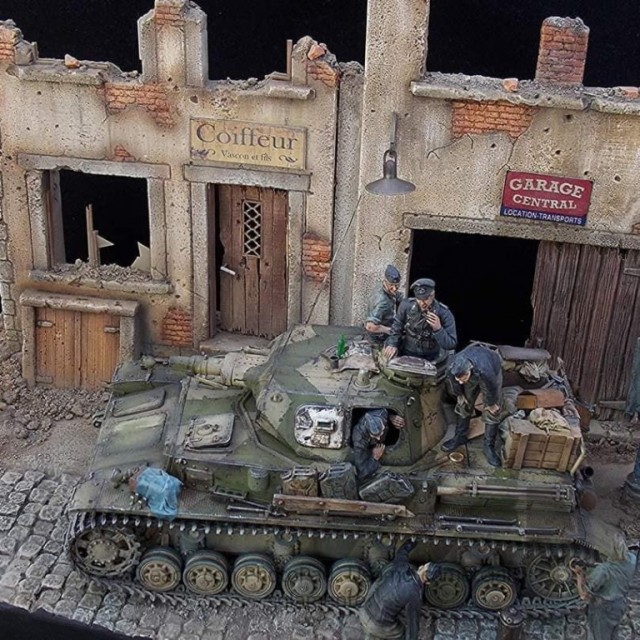Военно-историческая миниатюра и диорамы