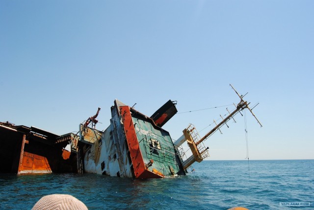 Мыс Тарханкут - самая западная точка Крыма.